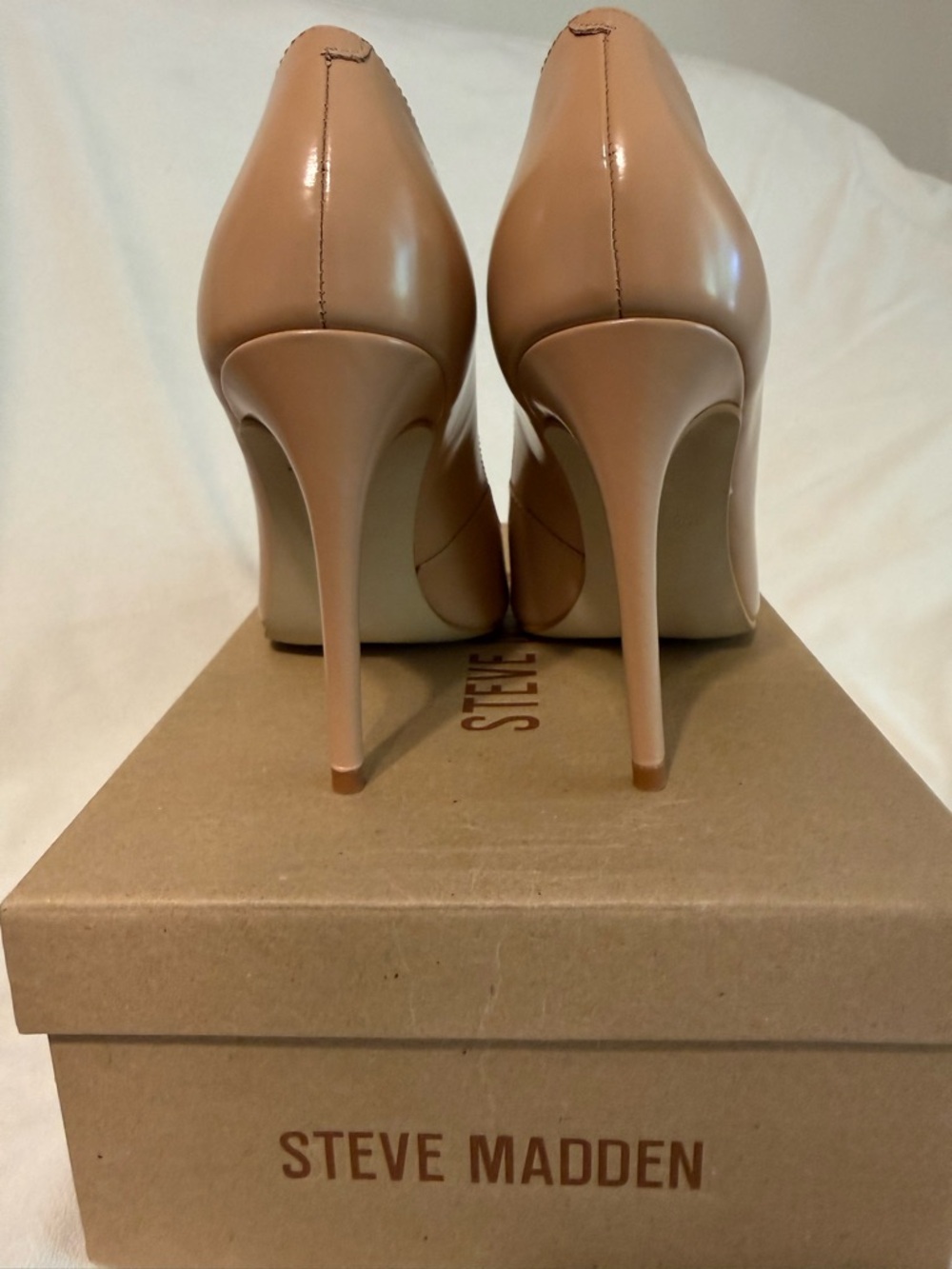NIB Steve Madden Noir Tan Leather Stiletto Heels Pumps Classic Nude Size 8 - Picture 5 of 7